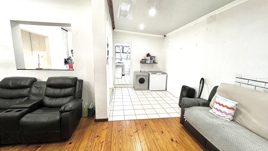 To Let 2 Bedroom Property for Rent in Rugby Western Cape